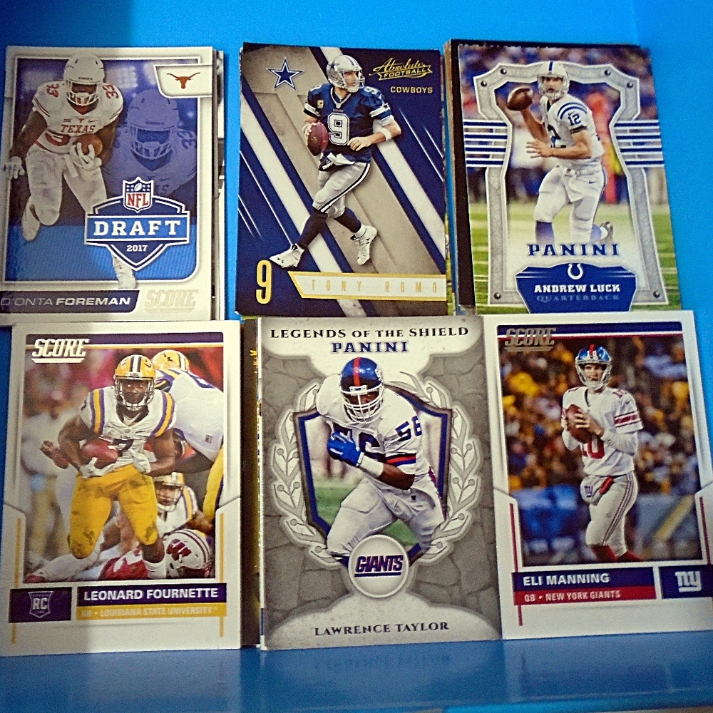 200 Football Cards - Picture 3 of 4